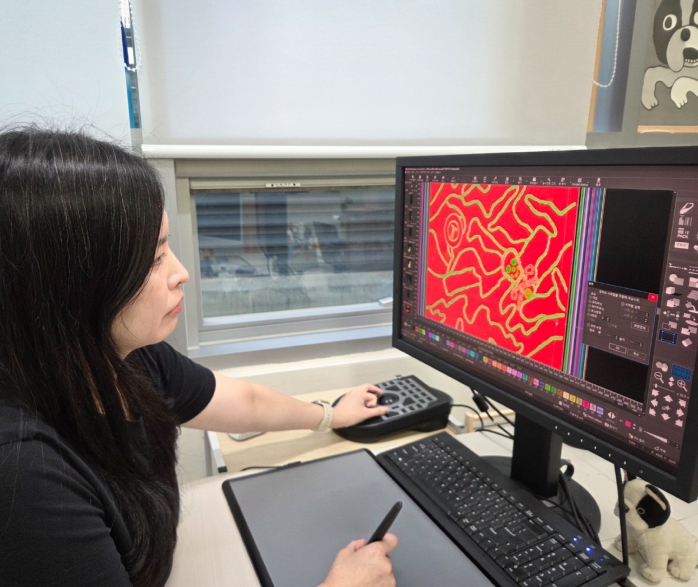 Ms.Ko operating SDS-ONE APEX